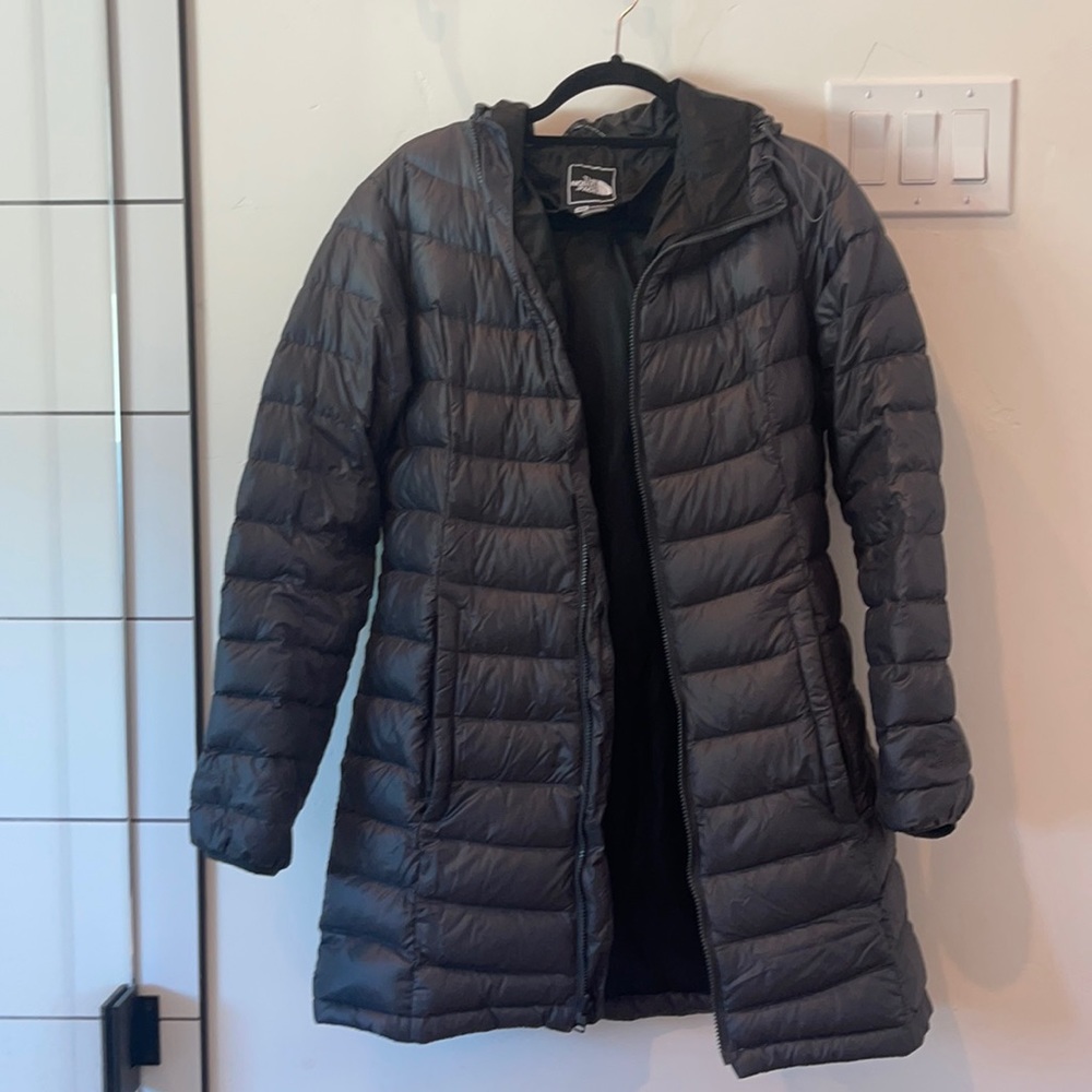 Women’s Northface thigh length parka
